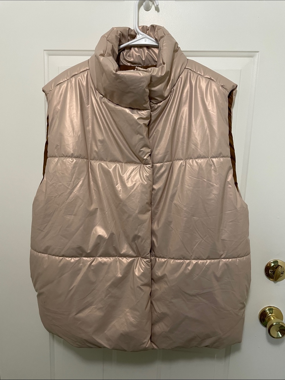 FABLETICS Women’s Puffer Jacket in Soft Metallic Taupe Sz L